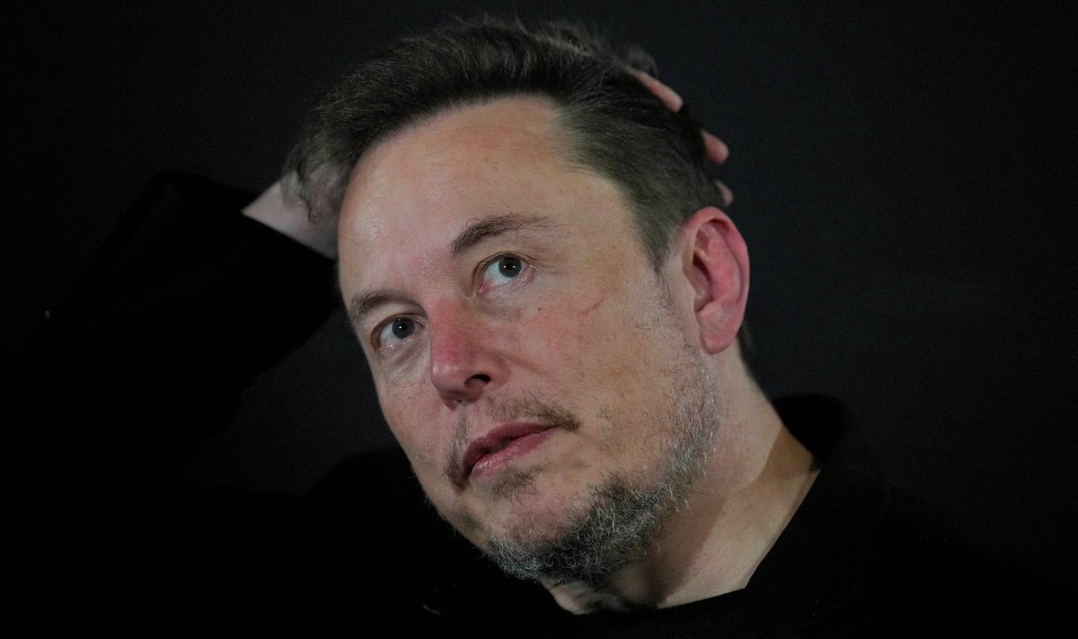X-i ja Tesla juht Elon Musk. 