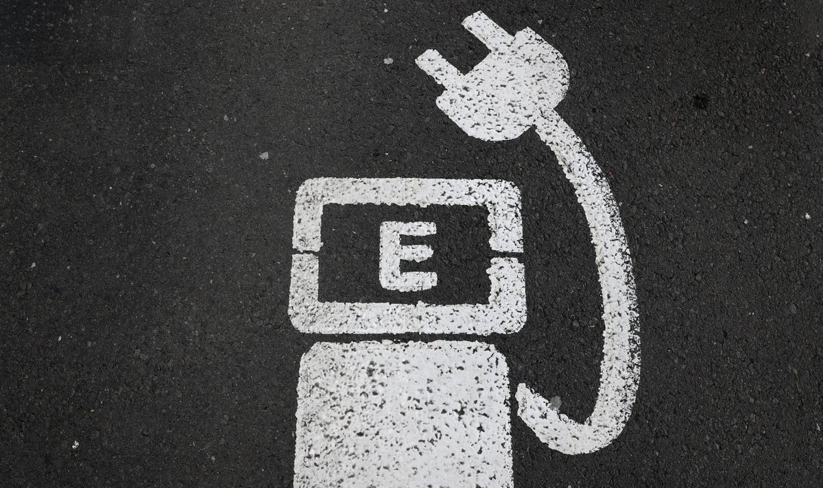 Elektriautode laadimiskohta tähistav märk Saksamaal