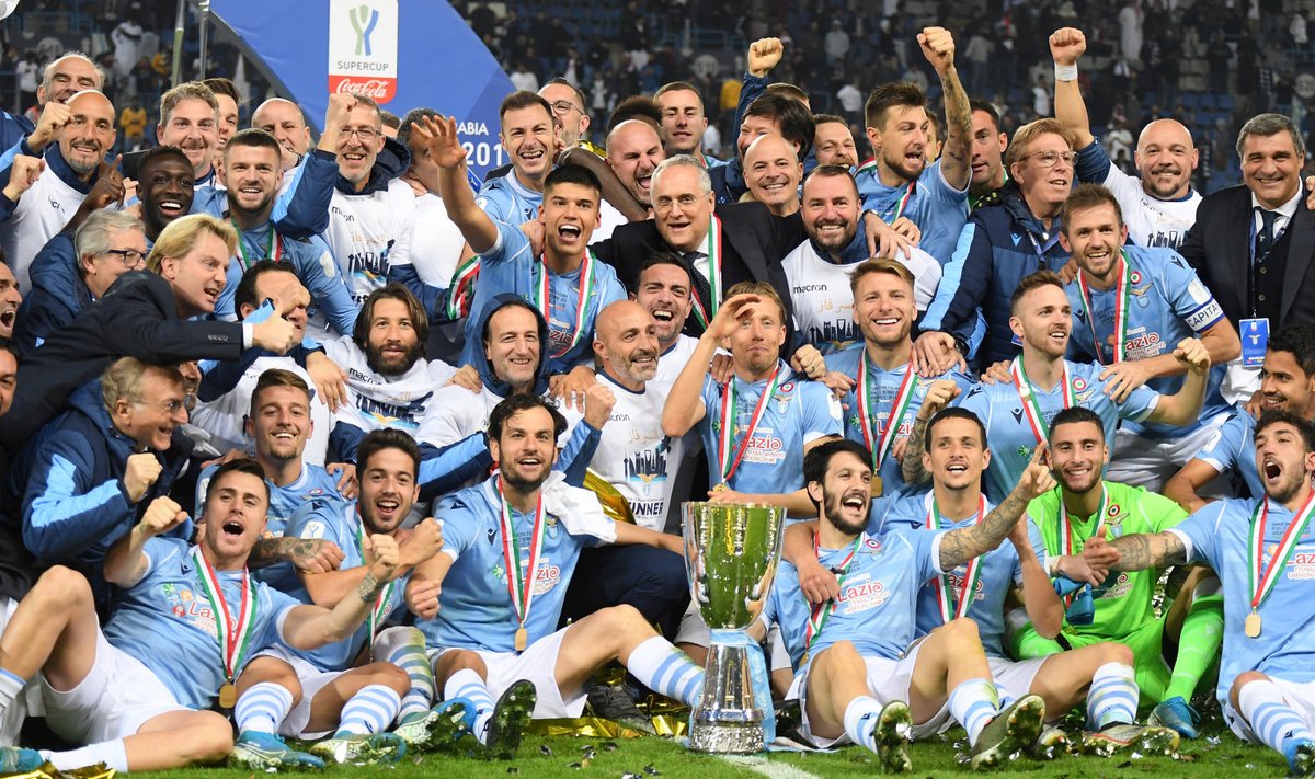 Rooma Lazio mängijad tähistamas.