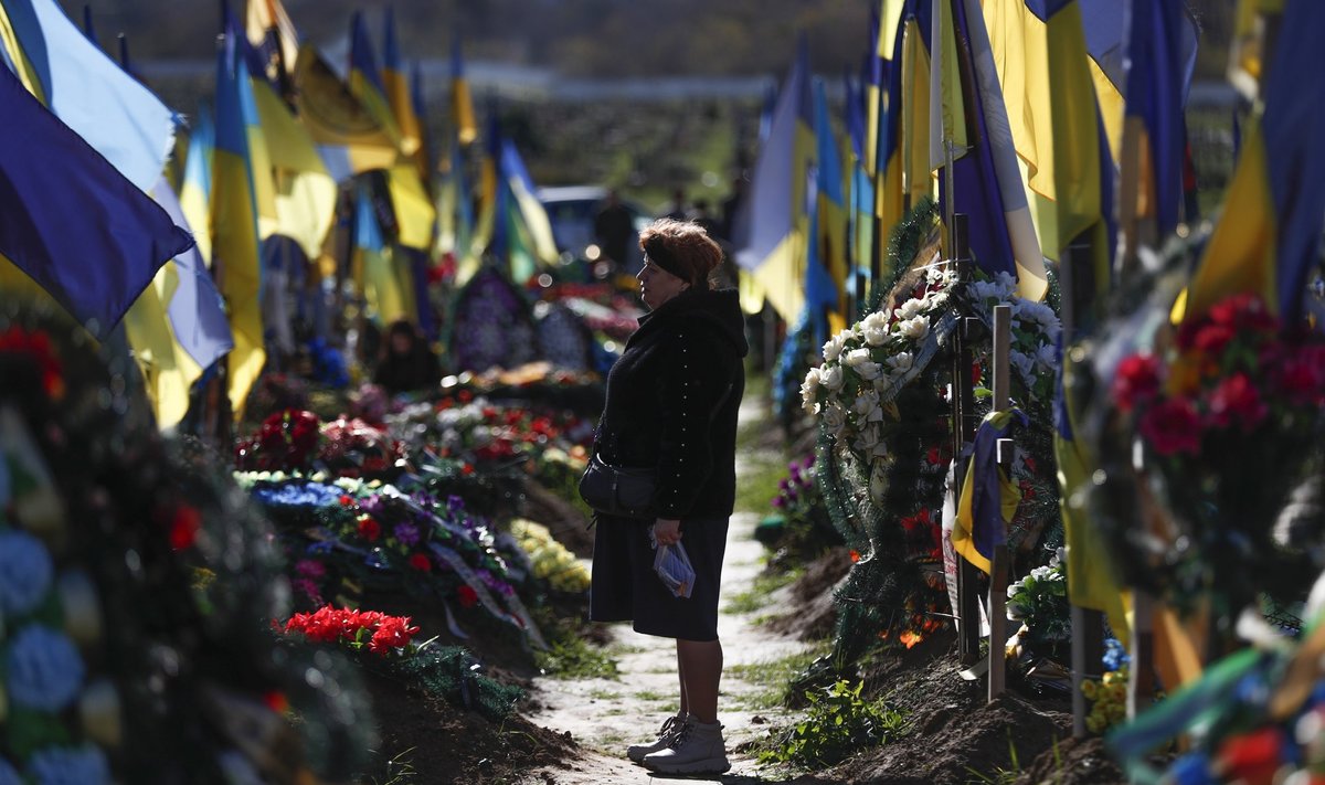 PISARATE ALLEE: Ukraina sõdurite kalmistu Harkivis.