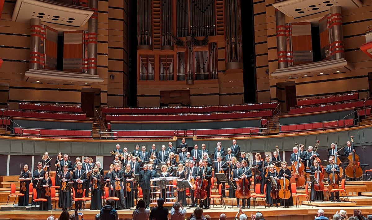 ERSO kontsert 2262 istekohaga Birmingham Symphony Hallis Suurbritannias oli igati õnnestunud.
