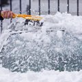 Talvise autosõidu ABC: auto lumest puhastamise nipid ja ohutu liiklemine lumesajus