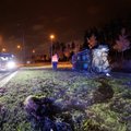 ФОТО | На Ярвевана теэ пьяный водитель врезался в столб и перевернулся на бок