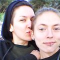 Testkaasus tulemas: ametnike poolt lahku kolima sunnitud eesti-ameerika lesbipaar plaanib Eesti riigi vastu kohtusse minna