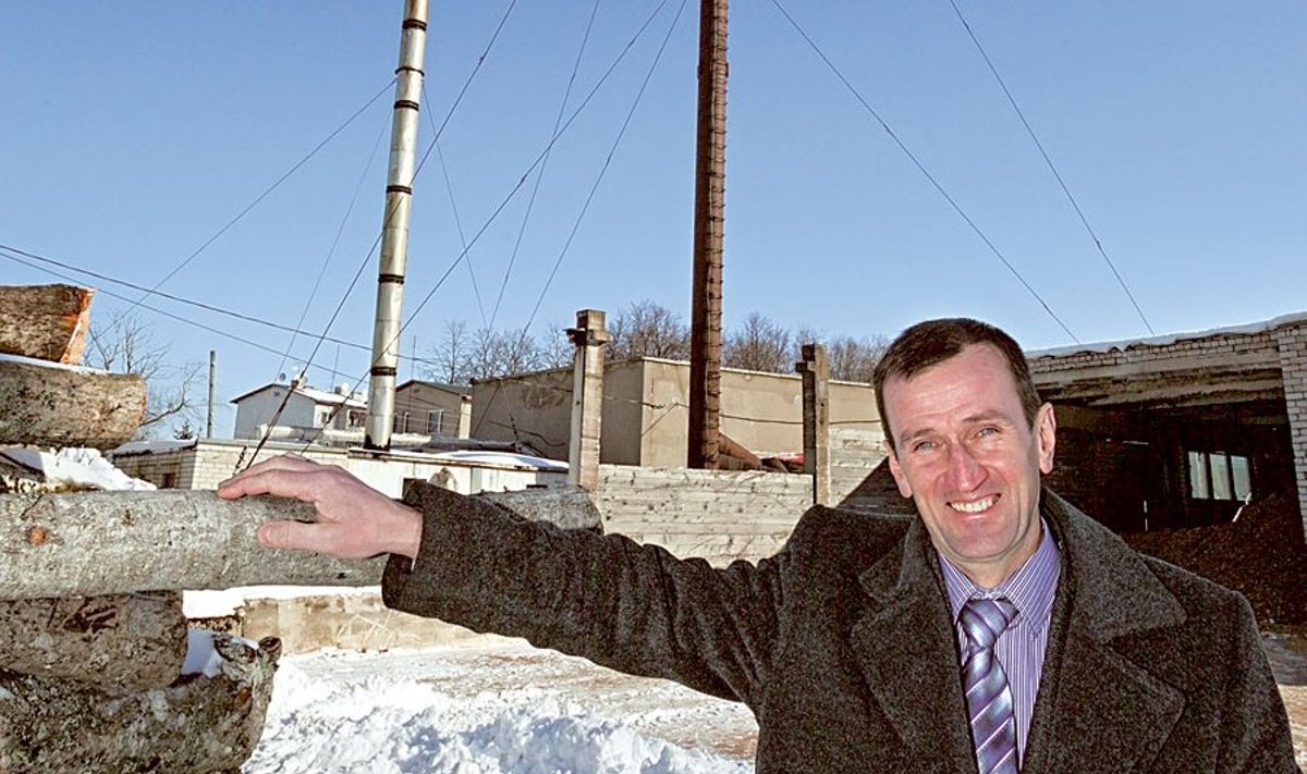 Mustvee linnapea Pavel Kostromin peab puidust sooja saamist  Peipsi järveveega mängimisest odavamaks.