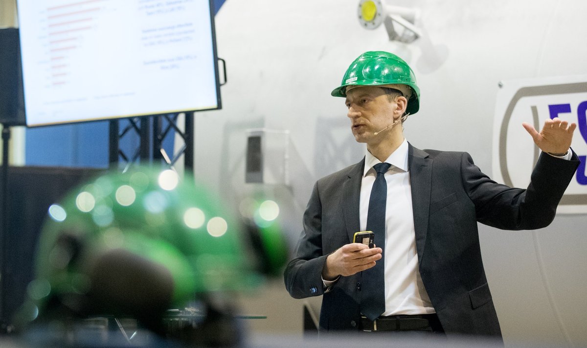 Swedbank tutvustas tööstusuuringut Estanci tehases