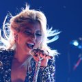 Lady Gaga loobus suitsetamisest, ent üks pahe jääb teda veel saatma