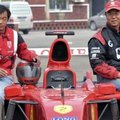 Hiinlased ehitasid prügist F1 võidusõiduauto