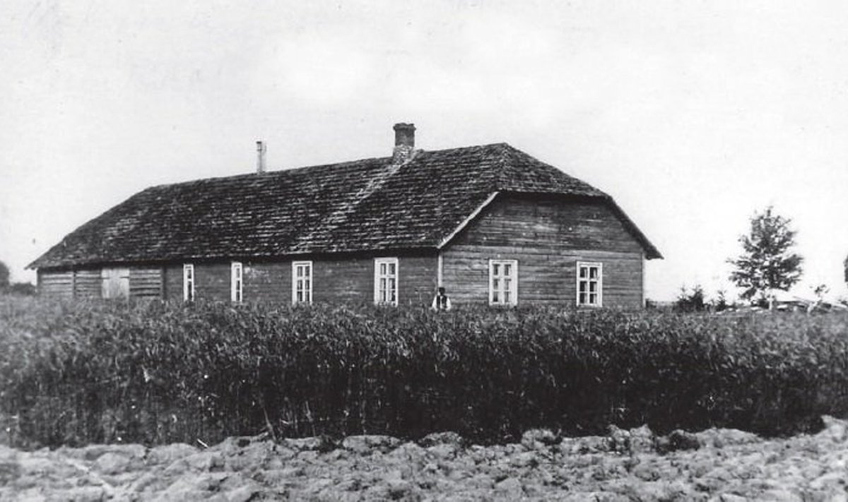 Võhma kool asus selles, 1888. a ehitatud majas Tartu tn 10, kuni 1911. aastani. (foto: Võhma Linnaleht)
