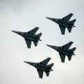 ВИДЕО: РФ дважды за сутки подняла Су-27 из-за американских бомбардировщиков над водами Балтики