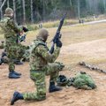 "Хотел ездить на миссии и зарабатывать на этом": зачем молодые люди в Эстонии идут в армию и как проходит служба