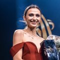 Российская чемпионка-красавица отдала подарок боксеров тренеру