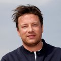 Staarkokk Jamie Oliver lastega kodus olemisest: koduõpe on olnud suur kannatus