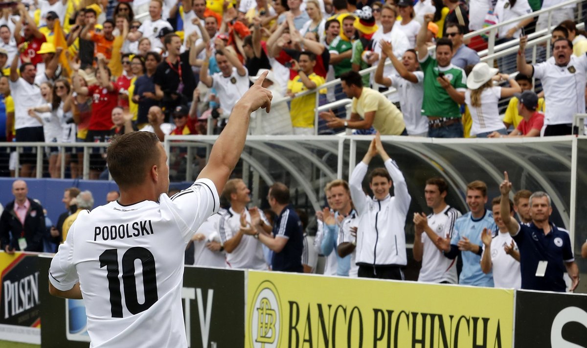 Saksamaa alistas suuresti tänu Lukas Podolskile sõprusmängus Ecuadori.
