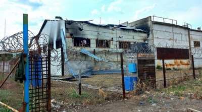 Бывшая ИК для украинских военнопленных в Еленовке сразу после взрыва летом 2022 года.