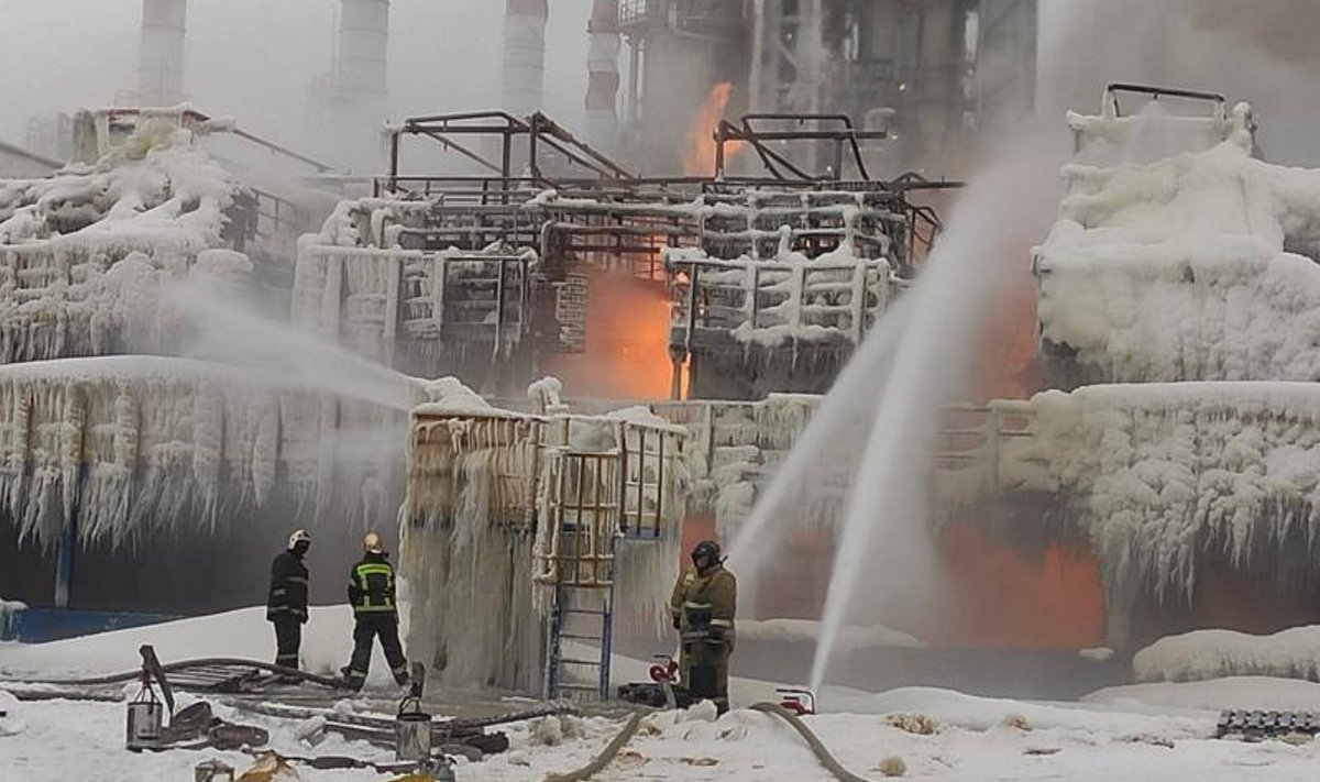 Пожар на терминале компании «Новатэк» в порту Усть-Луга