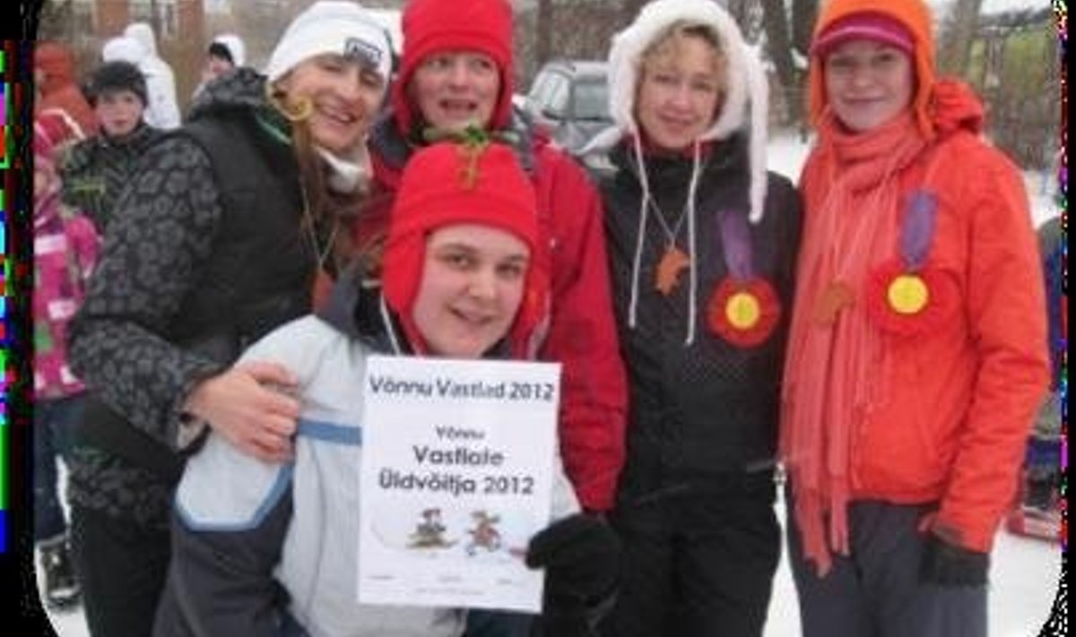 Võidukas lasteaia naiskond "Tervis võidab niikuinii!". Foto: Võnnu Valla Infoleht