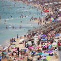 Министр туризма Испании: после окончания пандемии туристам придется загорать на пляжах в 2 метрах друг от друга