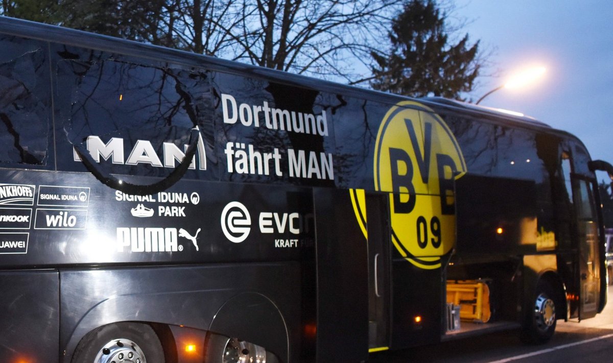 Dortmundi Borussia buss pärast rünnakut