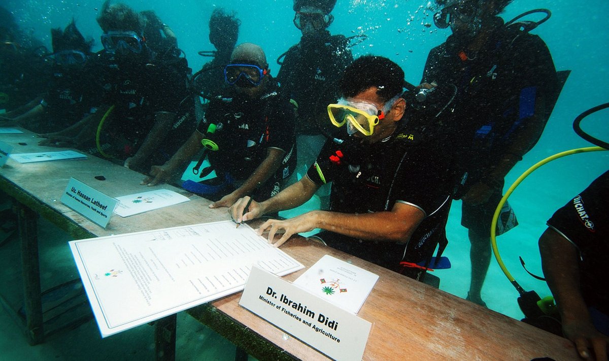 Maldiivide valitsus vee all.