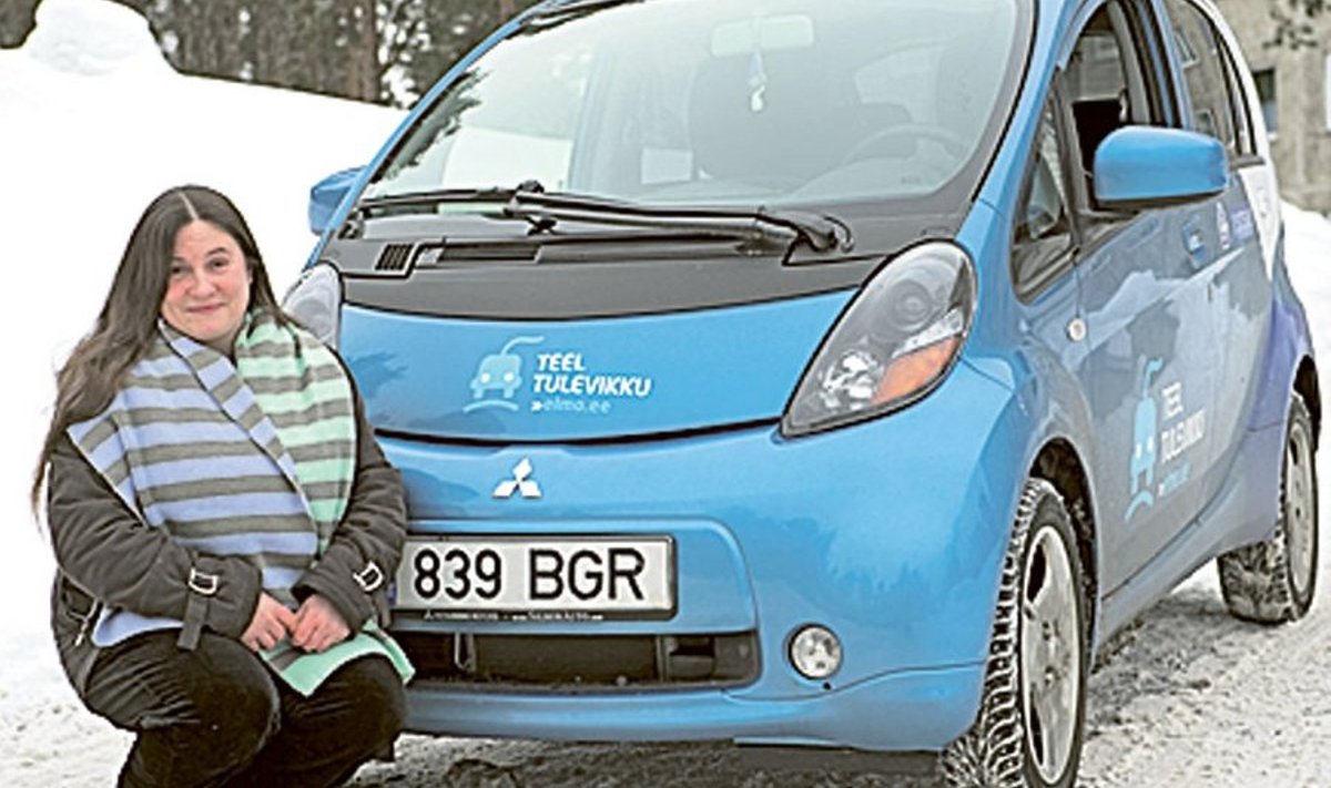 Kõige tublim sotsiaaltöötajast elektriauto kasutaja Jelena Pšenitšnaja on Saaremaa–Tallinna vahet sõitnud seitse korda. Iga ots võtab 4,5 tundi ja kolm akulaadimist.