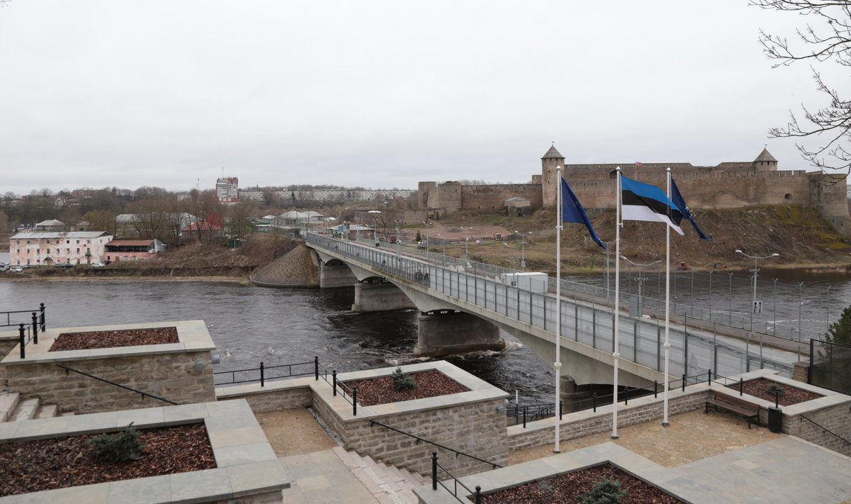 Мост дружбы на границе Эстония-Россия