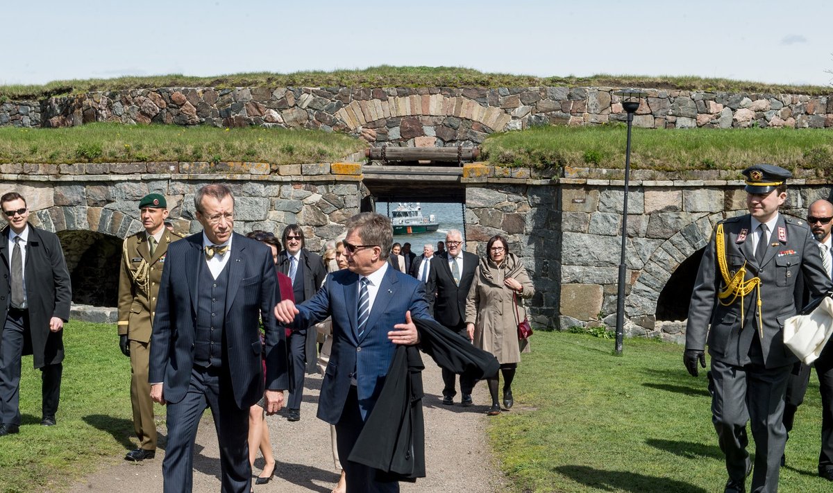 President Ilves oma Soome kolleegi Sauli Niinistöga Suomenlinnas.
