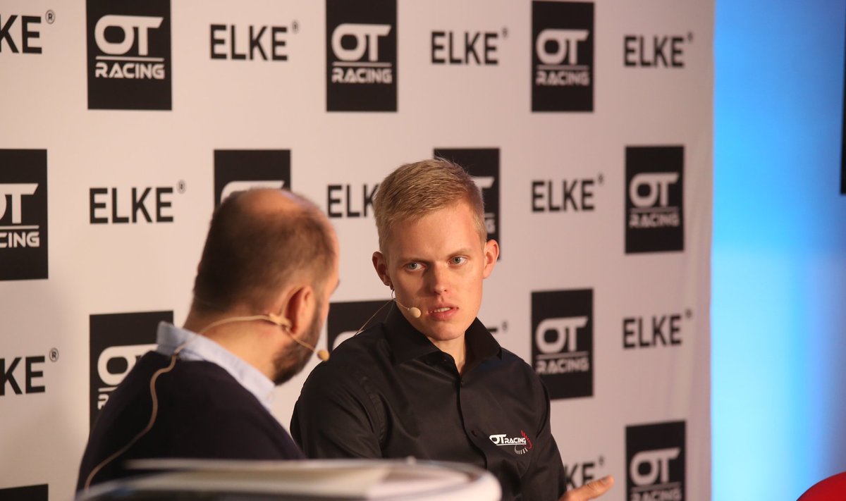 OT Racing lepingu allkirjastamine, Tänak OttElke Toyota esinduses Kuressaares
