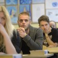 DELFI VIDEO ja FOTOD: Üle 7000 noore teeb täna eesti keele riigieksamit