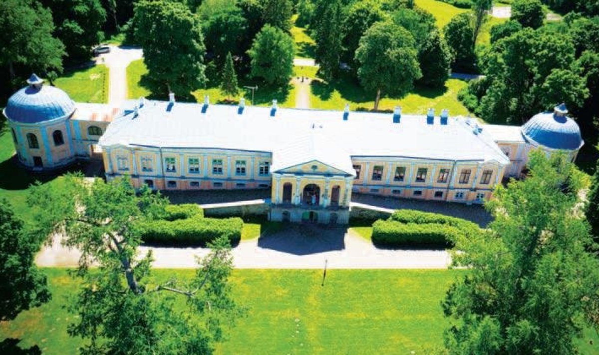 Vääna mõisakool 2012. aastal tehtud aerofotol. Foto: Olavi Ruhno