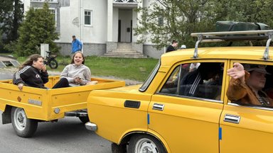 ФОТО | В Хаапсалу прошел парад ретро-автомобилей
