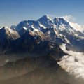 Mount Everestil hukkus lumelaviinis 13 inimest