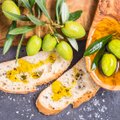 Mis vahet on Kreekas, Hispaanias ja Itaalias toodetud oliiviõlidel? Missugune sobib paremini salatisse, milline saia peale?