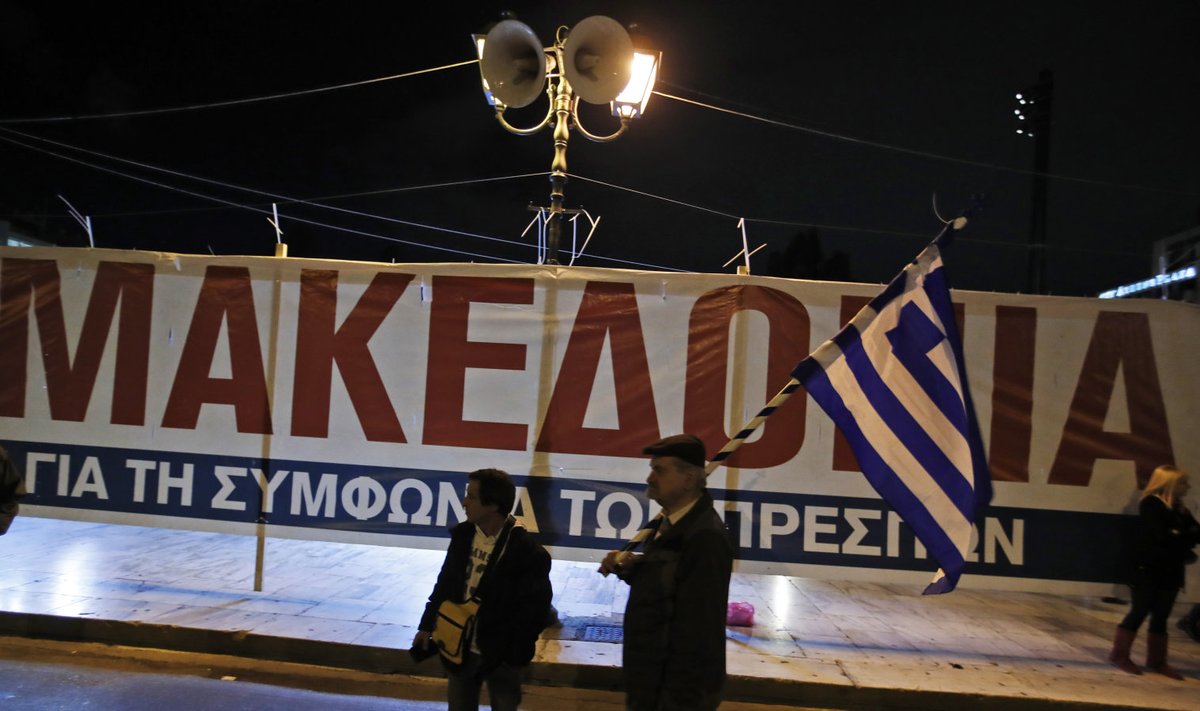 Nime muutmise protsess on kaasa toonud palju meeleavaldusi nii Kreekas kui Makedoonias.