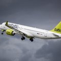 "Было очень страшно". Инцидент на борту AirBaltic: вскоре после взлета в салоне самолета выпали кислородные маски
