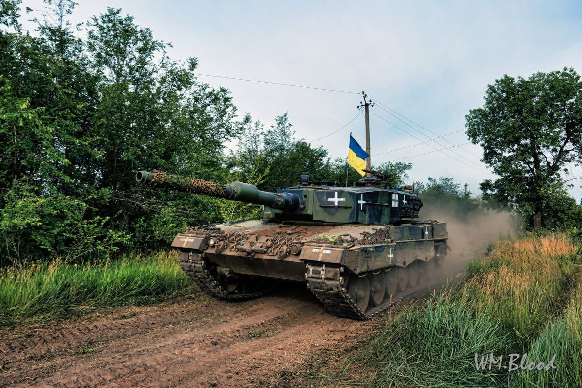 VIDEOD | „Leopard näeb, tulistab ja tabab esimesena.“ Ukrainas toimus ajalooline lahing lääne ja Vene tankide vahel