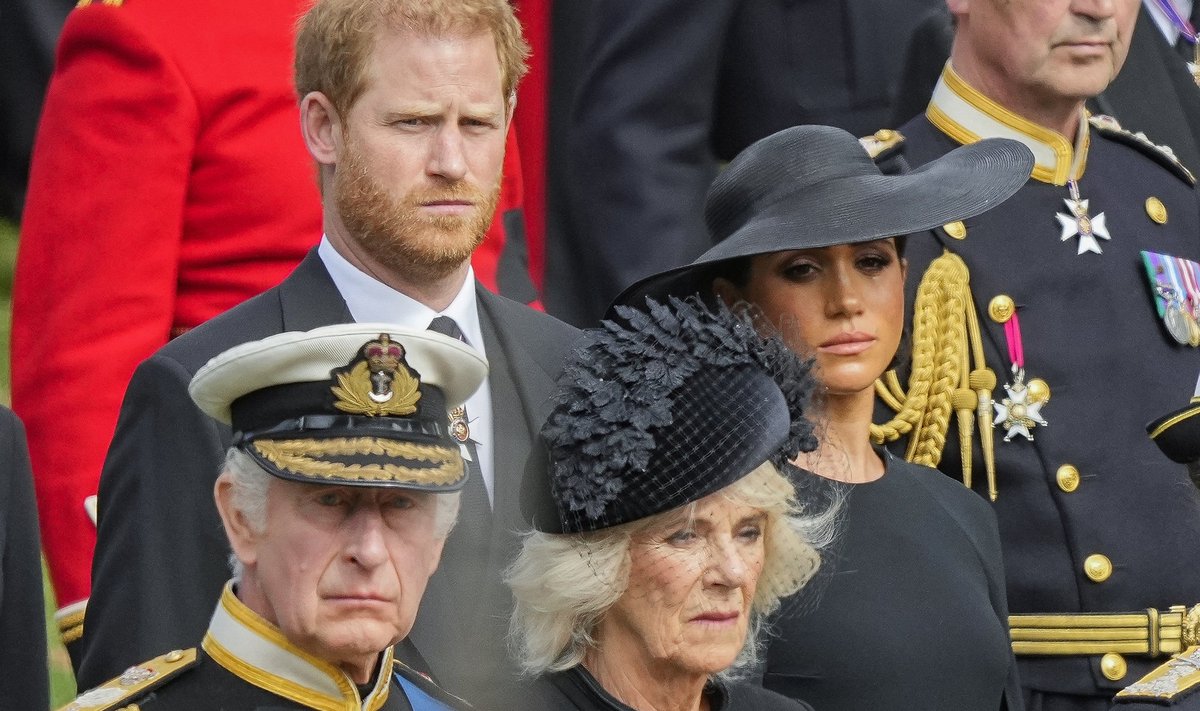 Prints Harry, Meghan Markle, kunigas Charles III ja kuninganna Camilla kuninganna Elizabeth II matustel mullu septembris. 