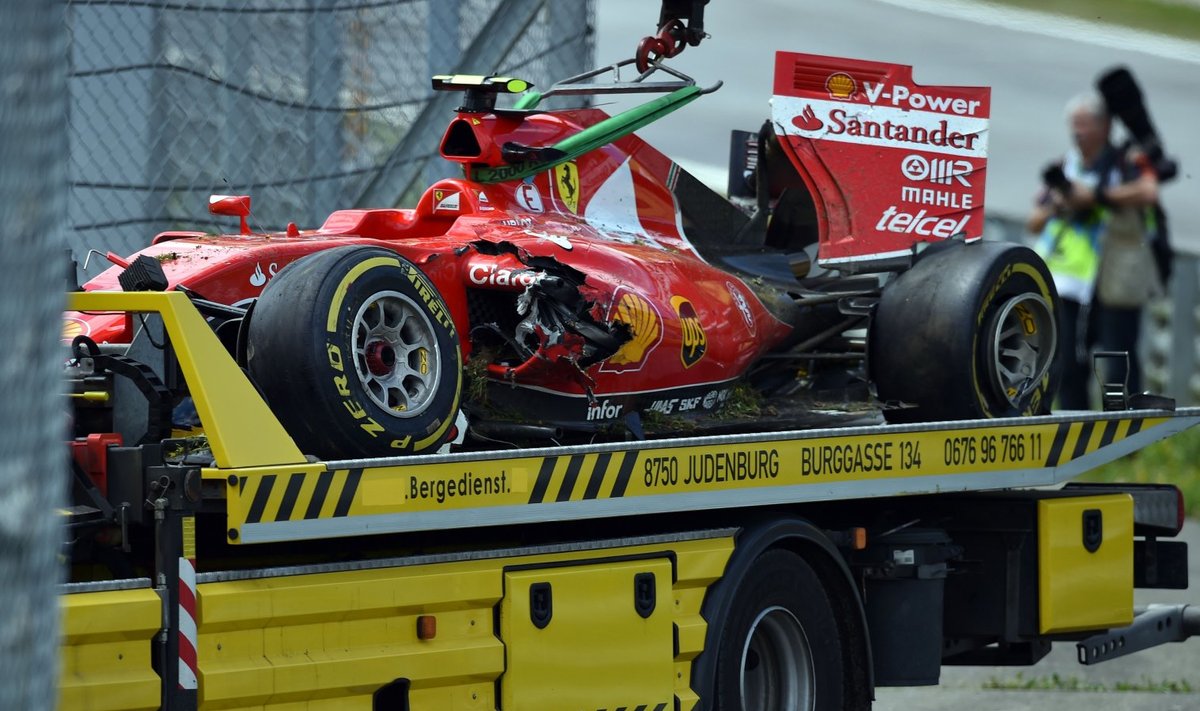 Kimi Räikköneni vormel pärast avariid