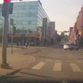 ВИДЕО | На волоске от гибели: столкновение внедорожника BMW и мотоциклиста в Тарту