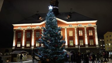 ВИДЕО | Что продают на рождественской ярмарке в Нарве и отличаются ли там цены от таллиннских? 