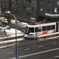 FOTOD | Tallinnas Keskturu juures seiskas õnnetus trammiliikluse