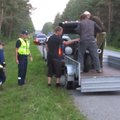FOTOD: Saaremaal sõitis mootorratas teelt välja