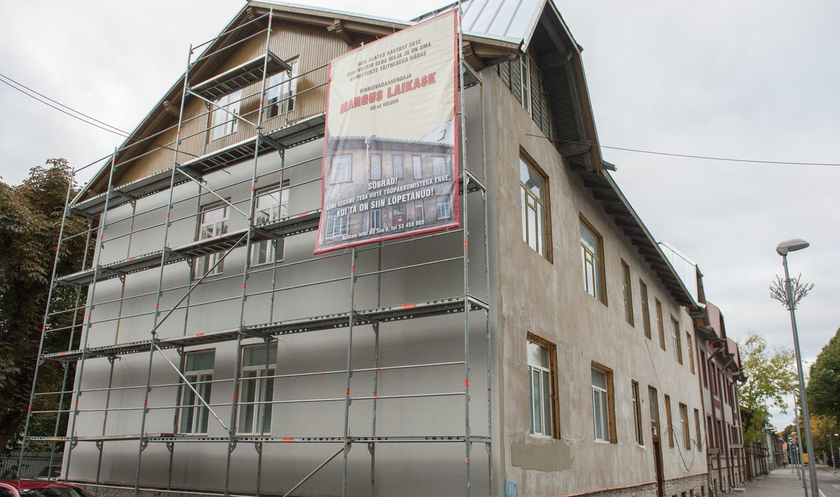 Kinnisvaraärimees Laikasele pühendatud plakat Tallinnas Soo tänaval mullu sügisel