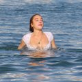 FOTOD: Milleks bikiinid? Jumekas Lindsay Lohan suples Kreeka vetes seksikas aluspesus