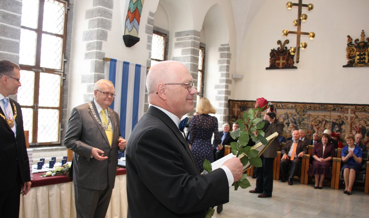 Tallinna uutele aukodanikele anti üle teenetemärgid