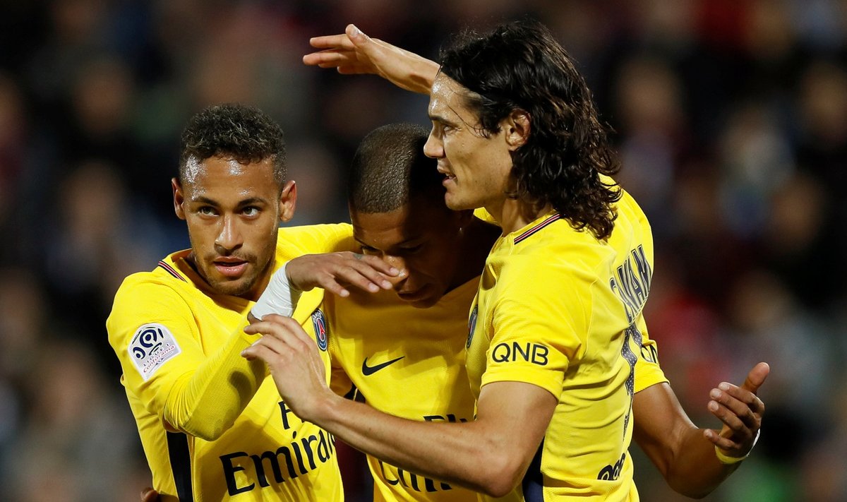 Neymar (vasakult), Kylian Mbappé ja Edinson Cavani moodustavad maailma kõige kallima ründetrio.