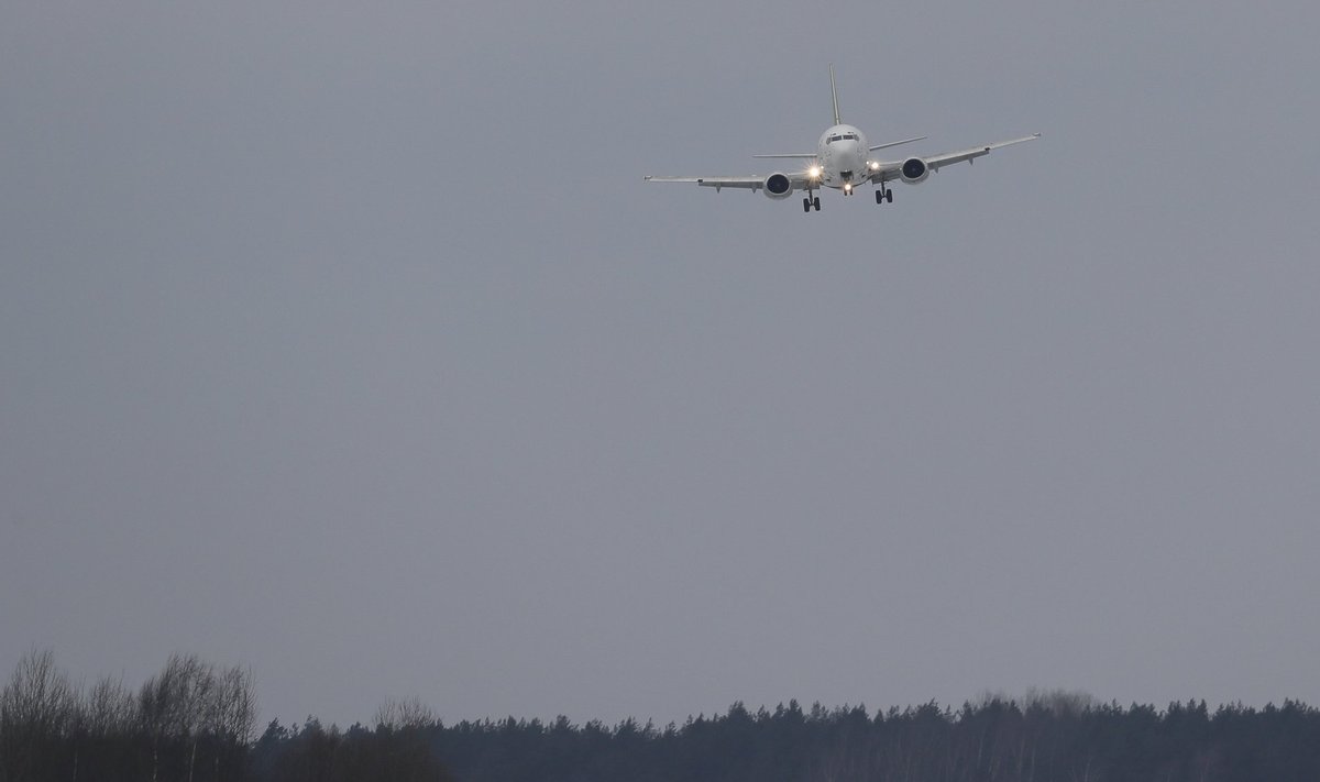 Lennukid maandumas külgtuules Tallinna