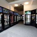 Влияние коронавируса: в Вене открылся круглосуточный автомат-супермаркет, где можно купить как конфеты, так и мясо крокодила