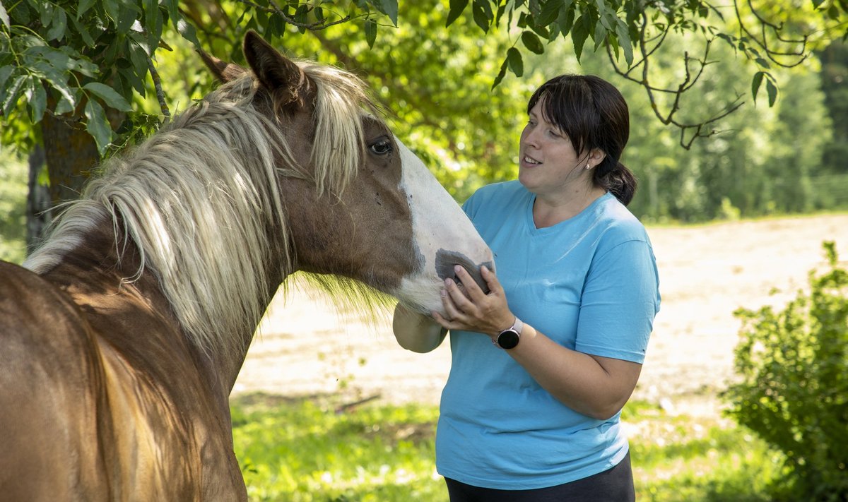 Suure hobuse talu perenaine Anastasia Subbotina oma lemmikuga