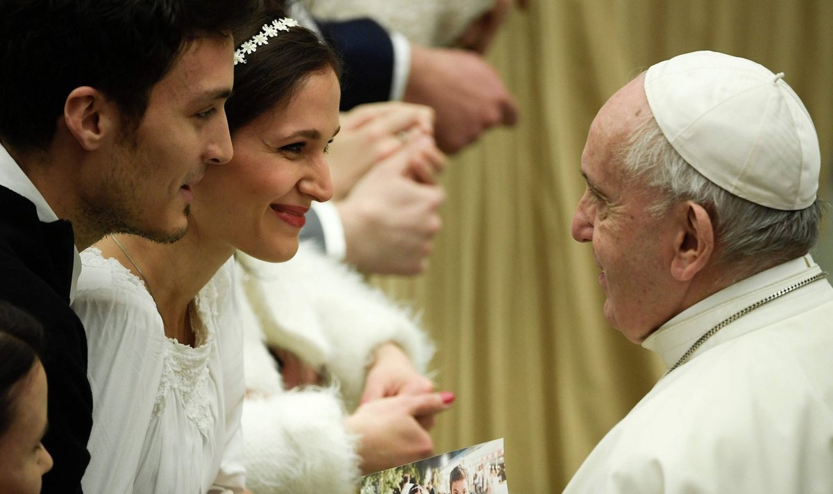 Paavst täna Roomas värskelt abiellunuid õnnistamas